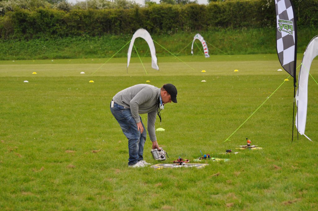 Lee putting his quad on the starting line for Semi-Finals