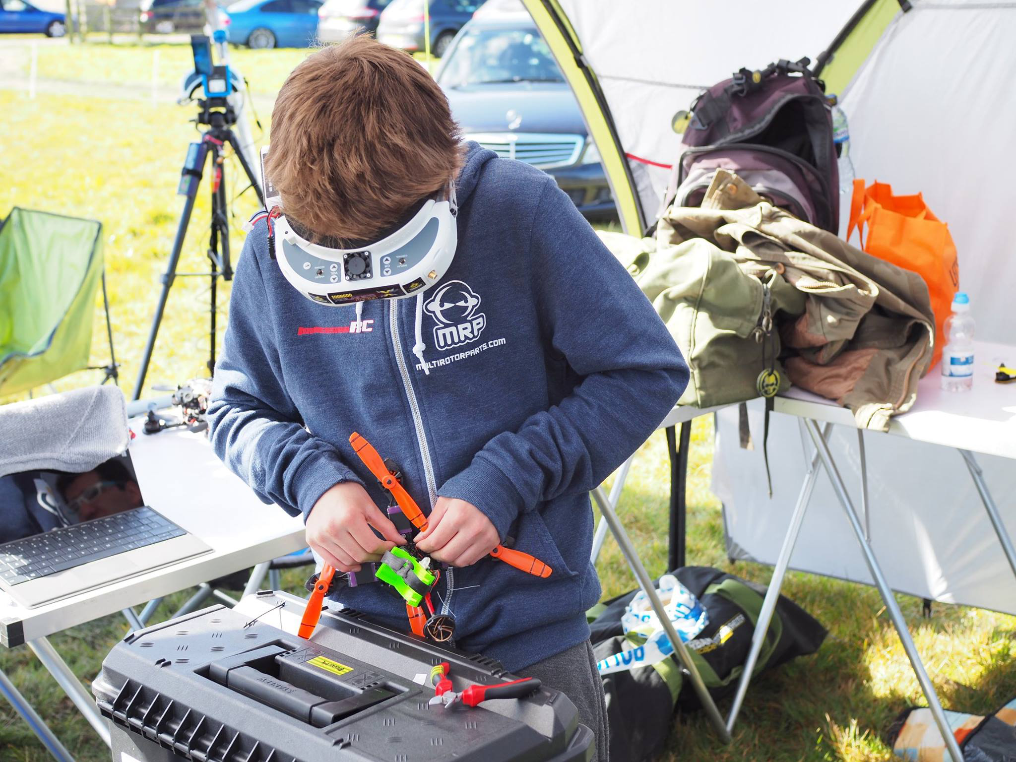 Luke getting his Shrike ready