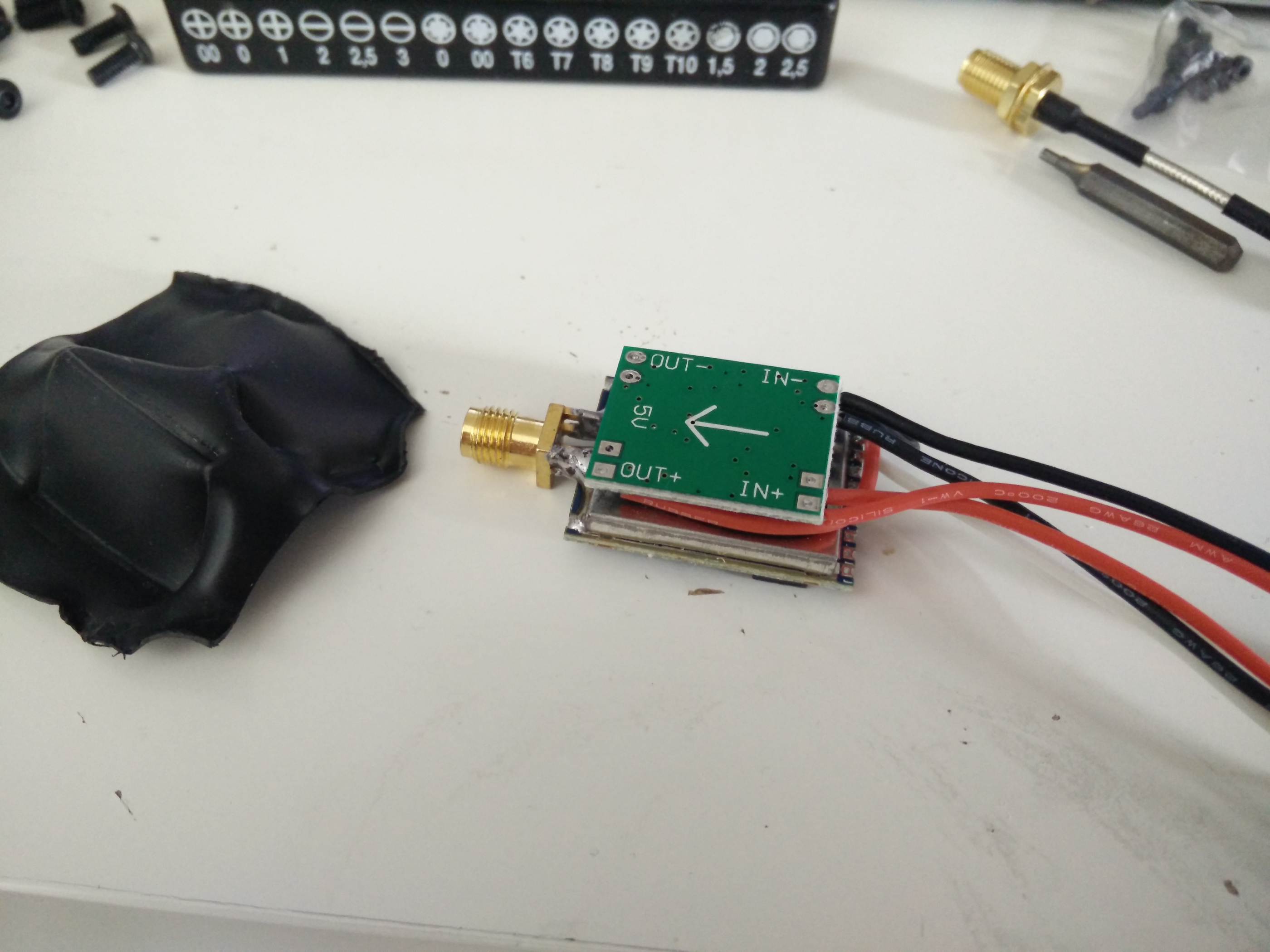 Eachine TX600 and its "built-in" 5v regulator